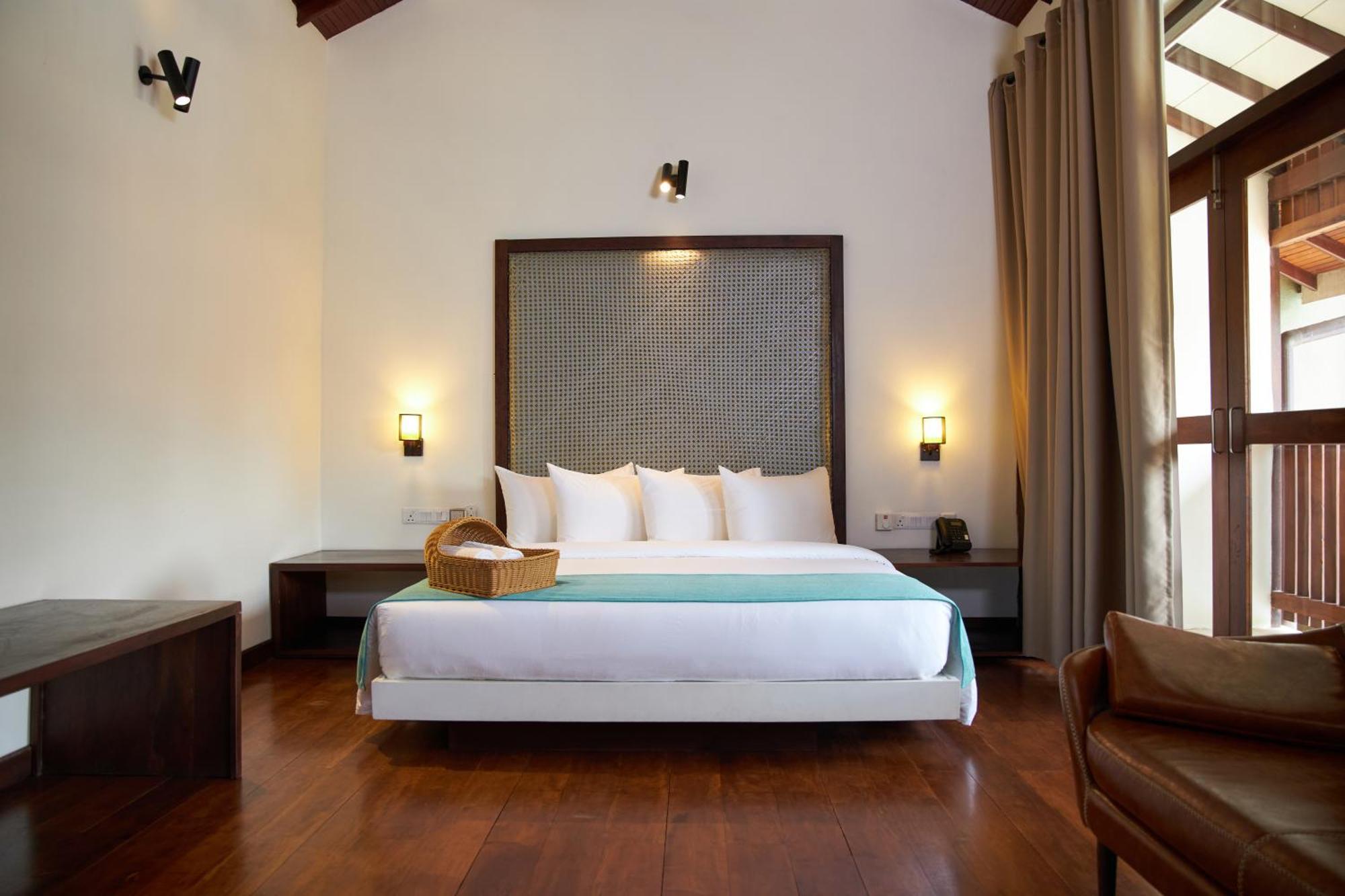 Seahorse Hotel & Spa Негомбо Экстерьер фото