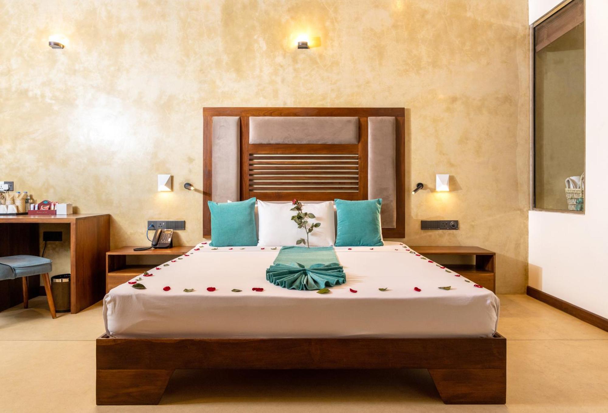 Seahorse Hotel & Spa Негомбо Экстерьер фото