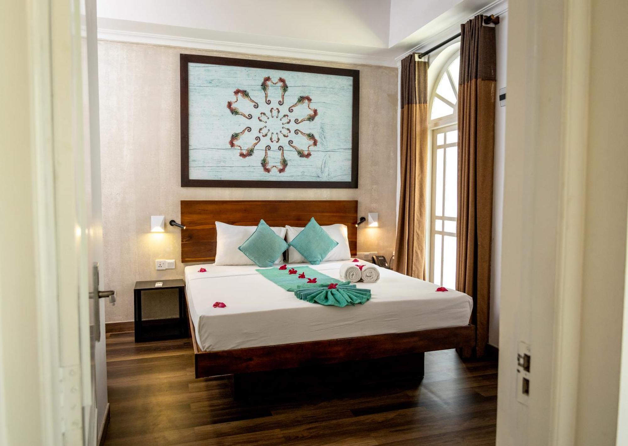 Seahorse Hotel & Spa Негомбо Экстерьер фото