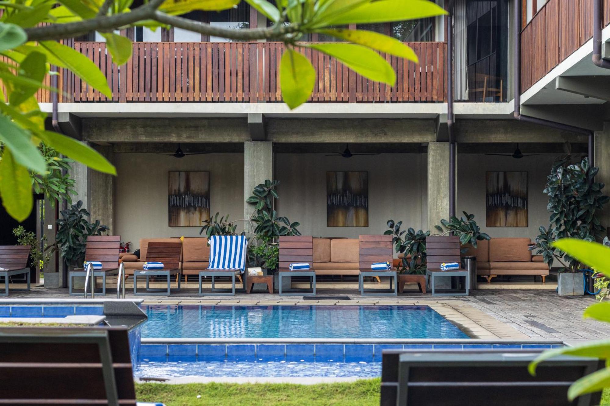 Seahorse Hotel & Spa Негомбо Экстерьер фото