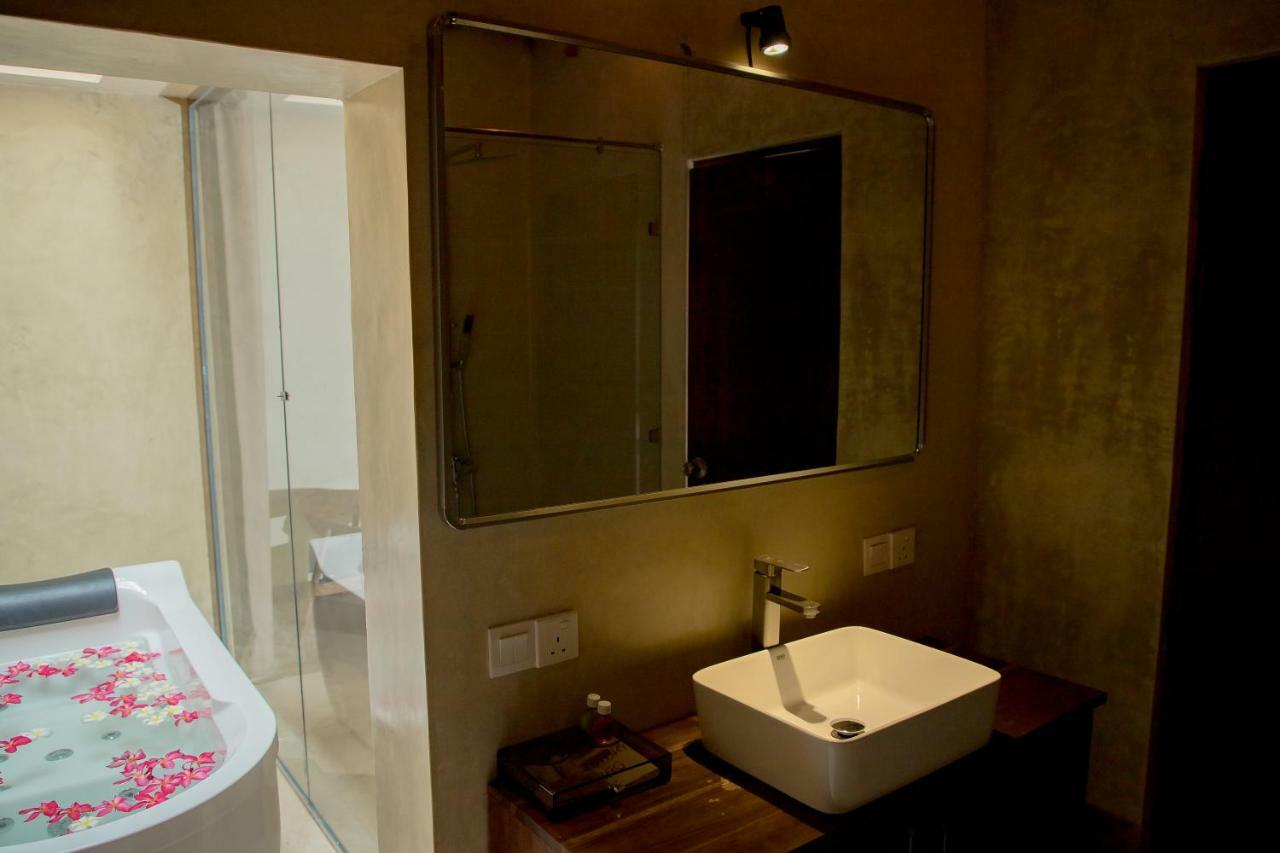 Seahorse Hotel & Spa Негомбо Экстерьер фото