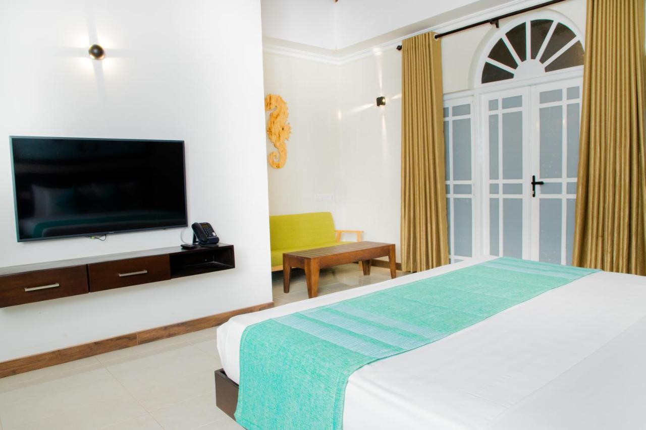 Seahorse Hotel & Spa Негомбо Экстерьер фото